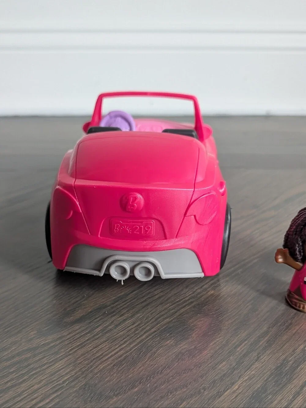 Fisher-Price Little People Barbie Convertible Sports Car Push-Along + 2 People